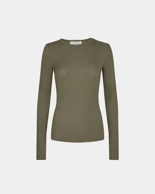 sofie-schnoor-women-petriciasw-t-shirt-langarm-army-green-viskose image 1