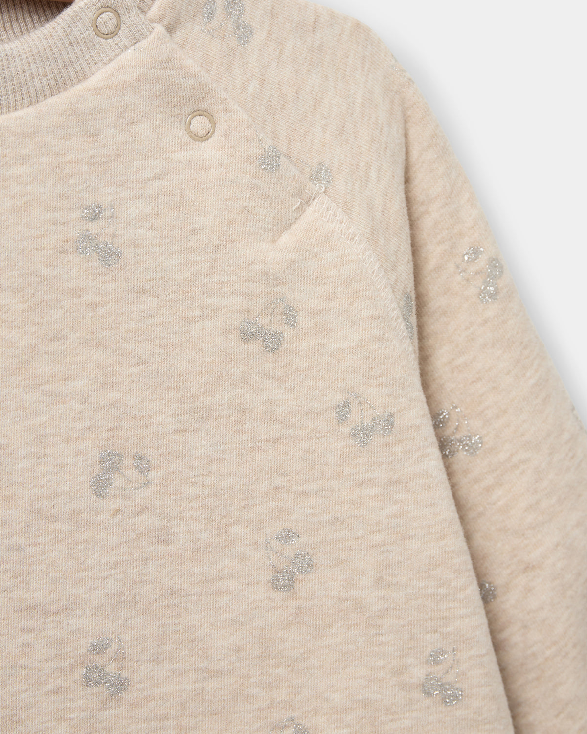sofie-schnoor-kids-elissb-sweatshirt-beige-melange-kirschen image 3