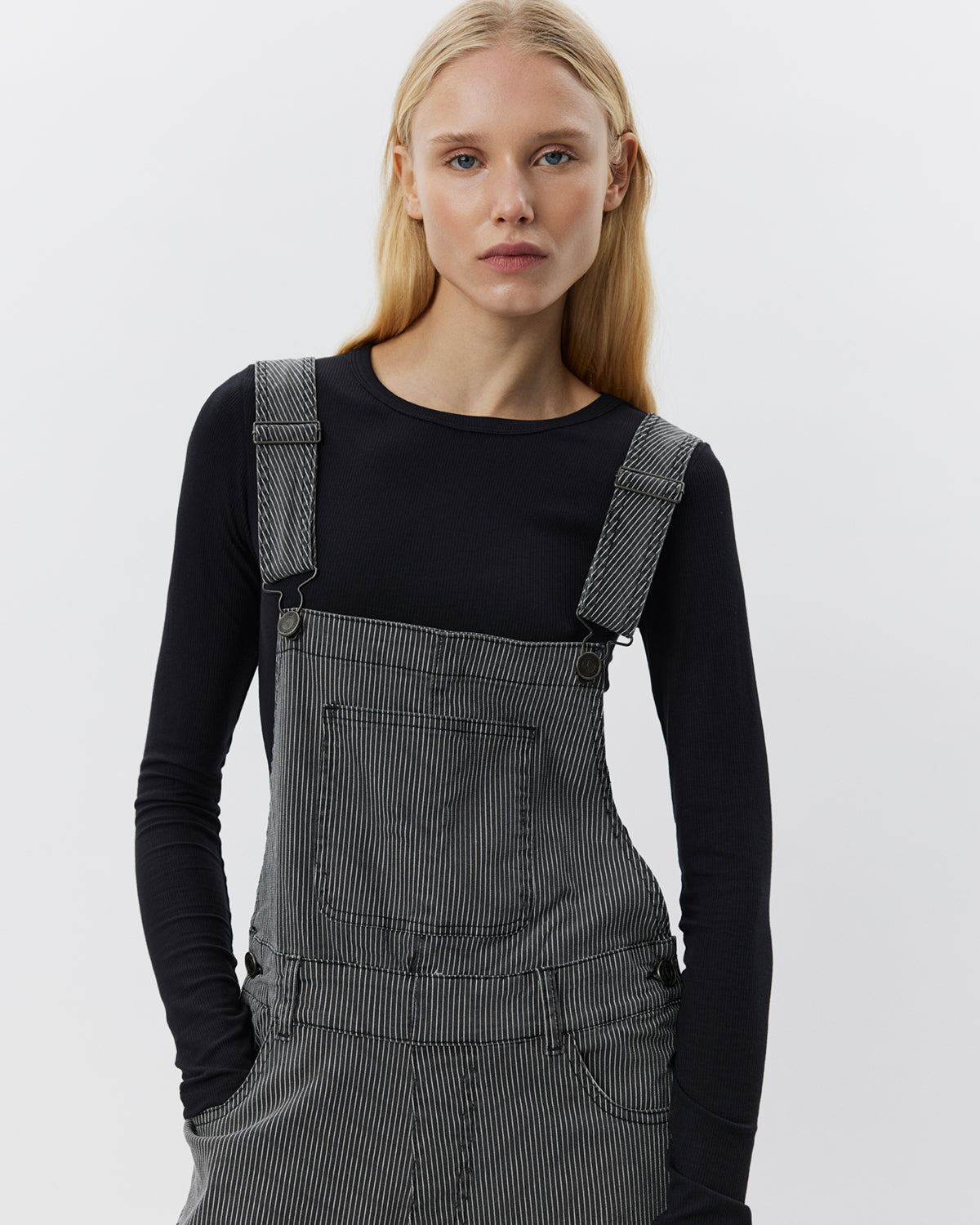 sofie-schnoor-women-florancasw-overalls-schwarz-gestreift image 3