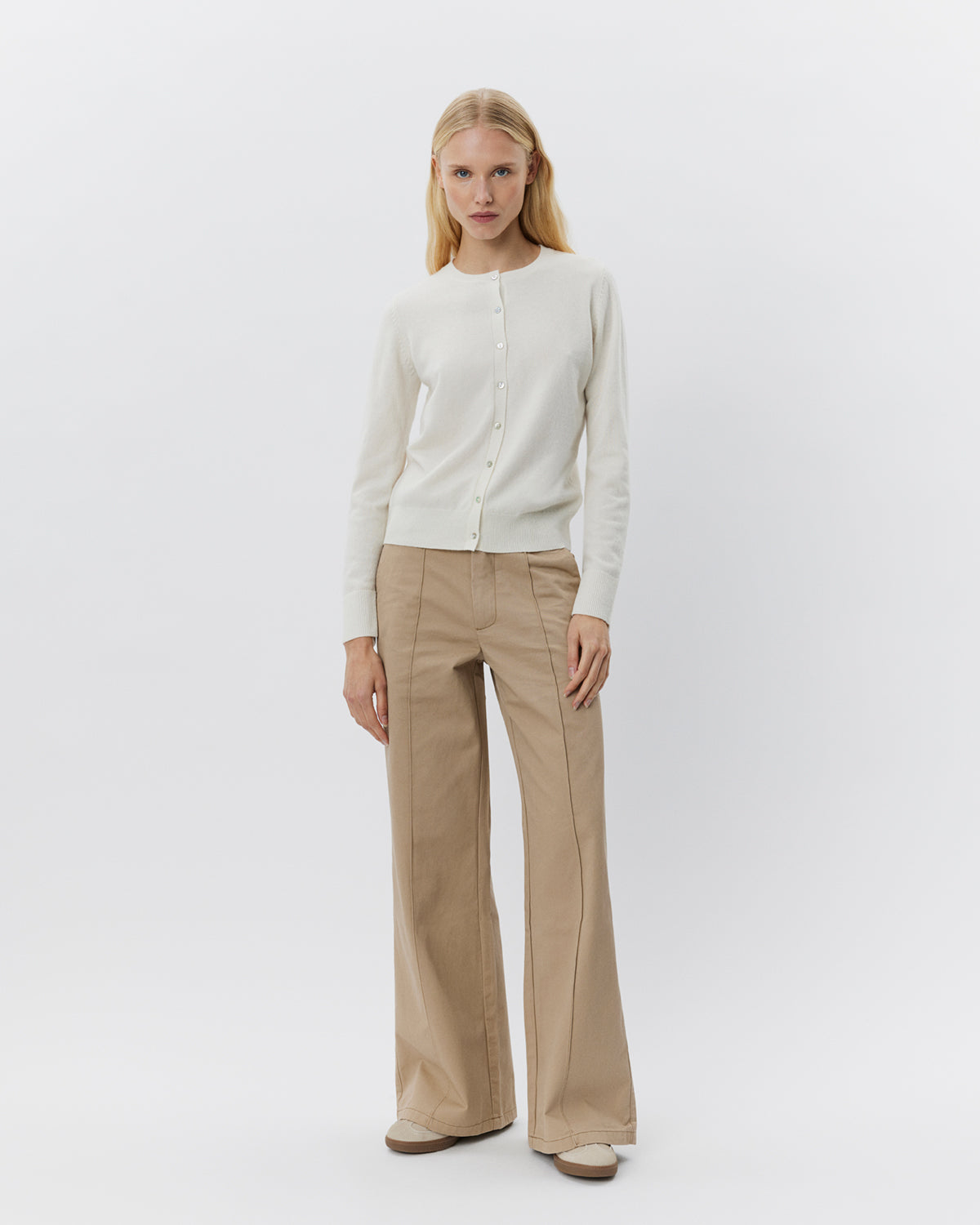 sofie-schnoor-women-cissesw-cardigan-strickjacke-wolle-off-white image 2