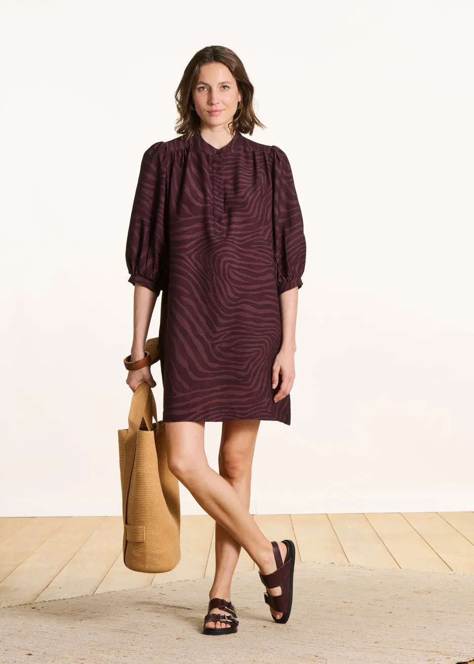 la-f-e-marabout-e-fabiola-kurzes-kleid-animalprint-braun image 1