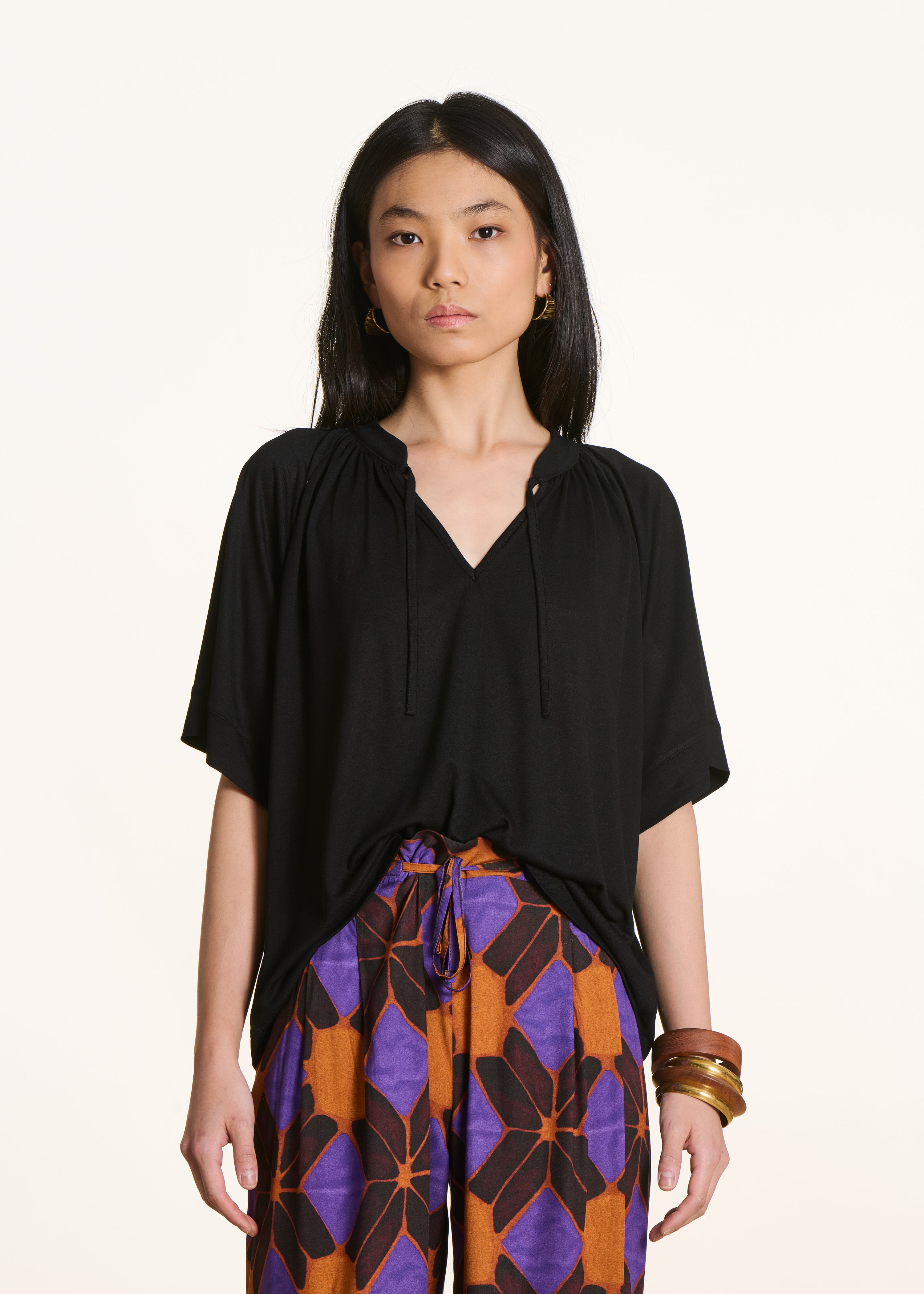 la-f-e-marabout-e-fameux-t-shirt-damen-schwarz-loose image 1