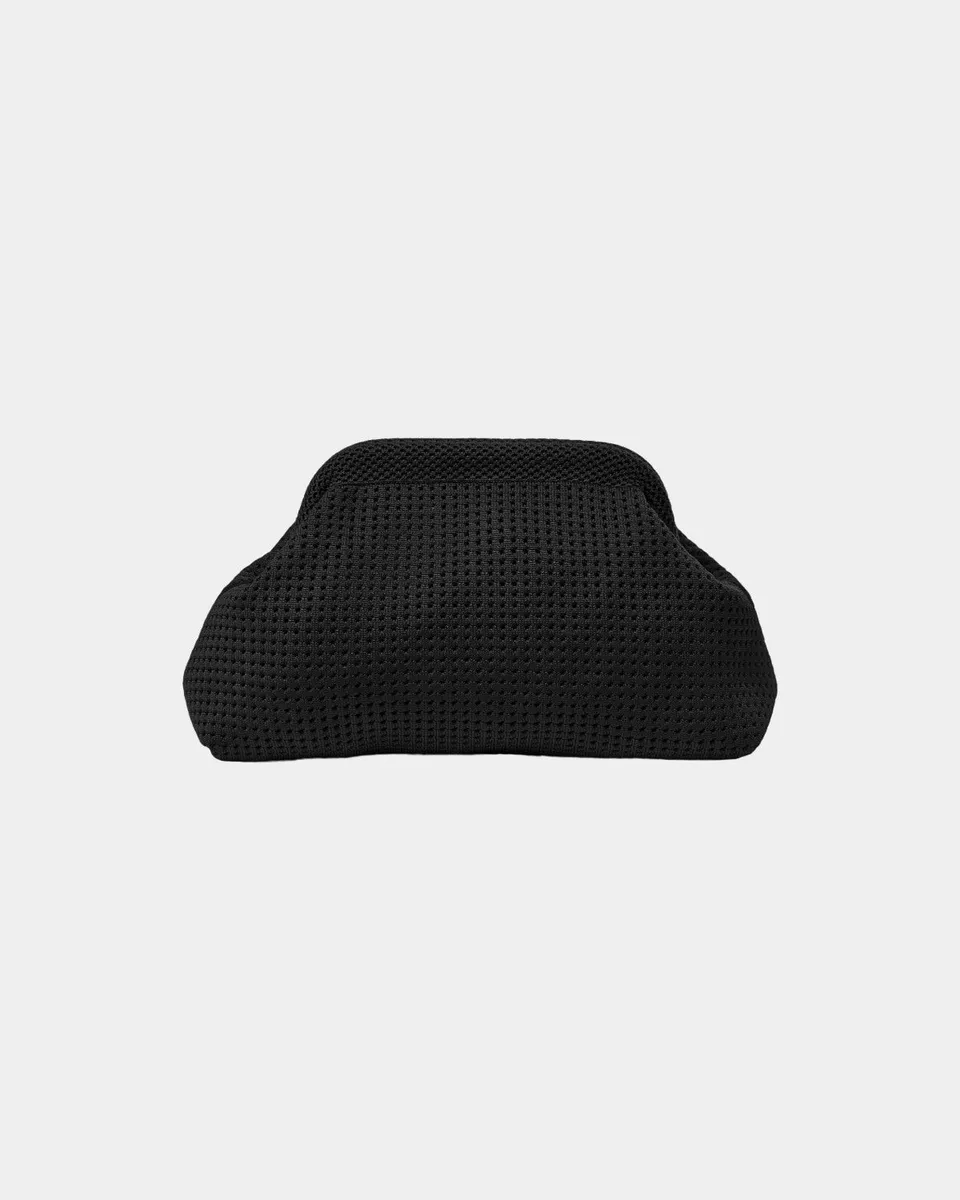sofie-schnoor-young-zivasy-clutch-schwarz-gestrickt image 1