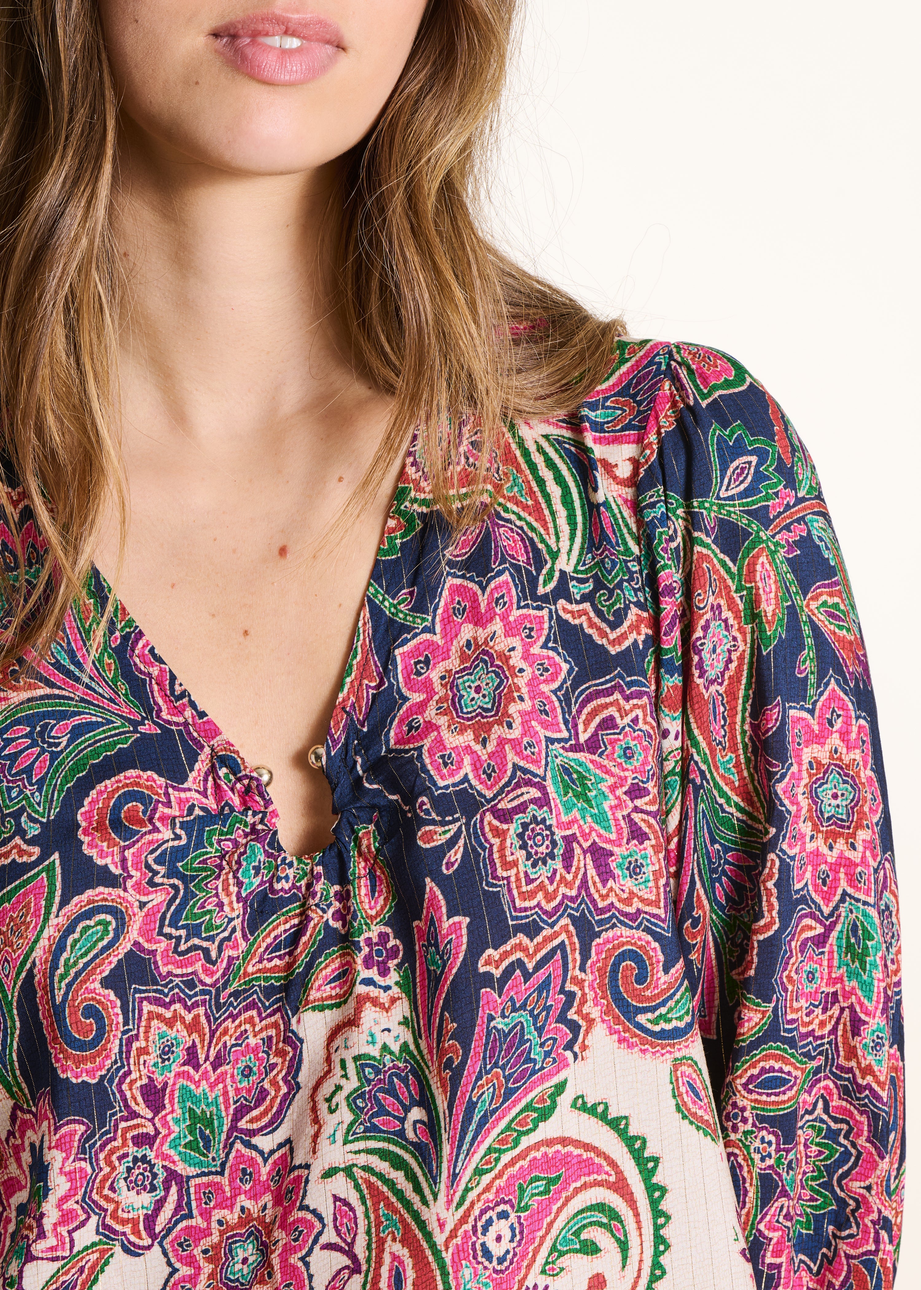 la-f-e-marabout-e-paisley-top-v-ausschnitt-rosa-blau-multicolor image 5