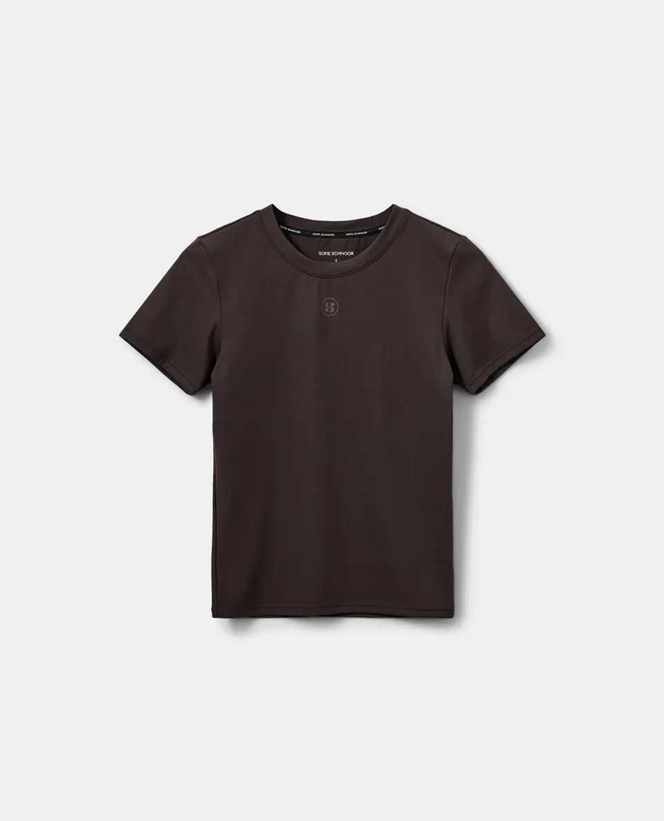 sofie-schnoor-sport-elviraspo-t-shirt-dunkelbraun-seamless image 1