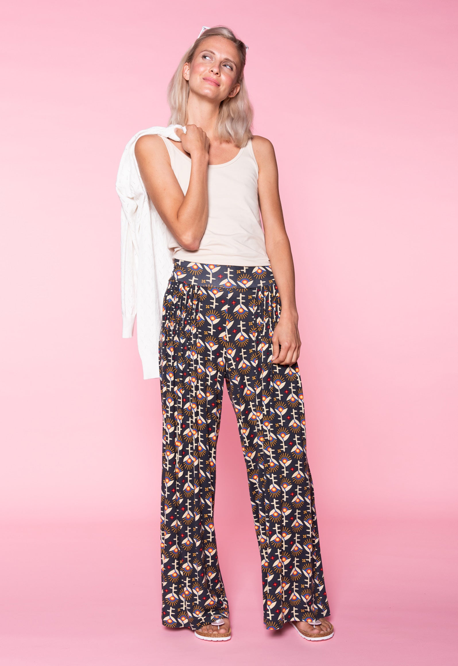 moshiki-s26pants-v2-hose-weit-viskose-midnight-sunshine image 3