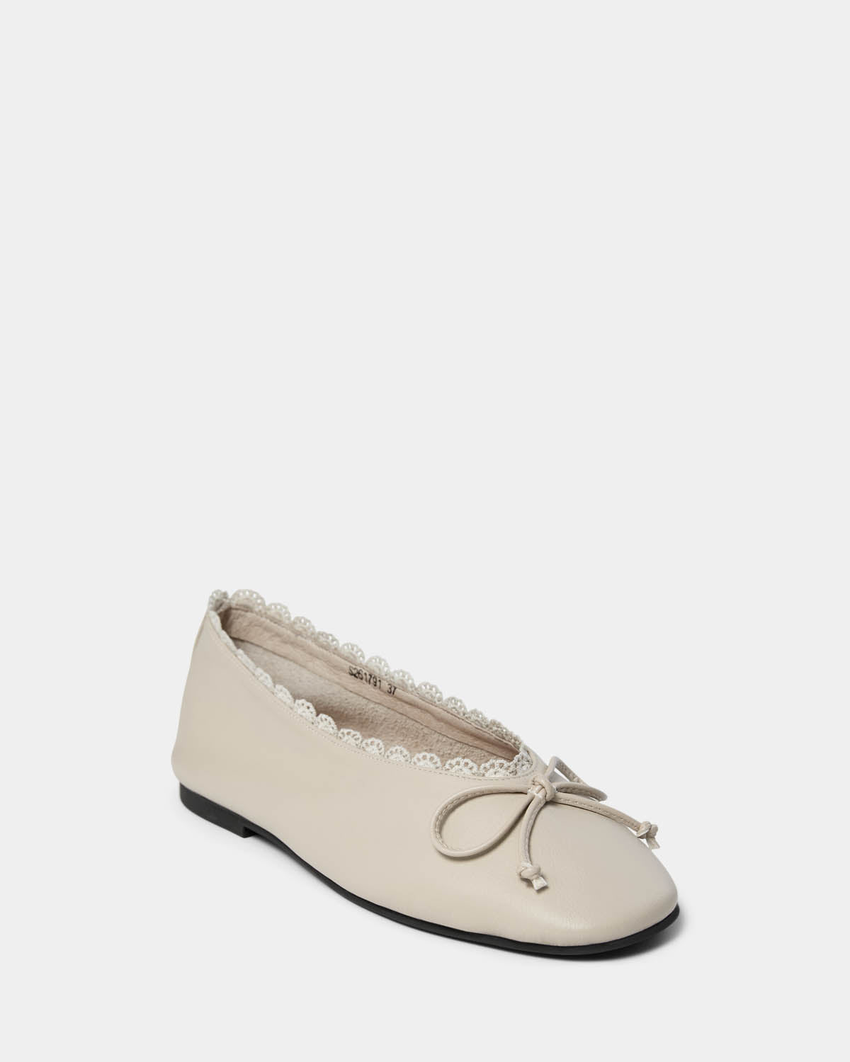 sofie-schnoor-sarasw-ballerina-leder-off-white-schleife image 2