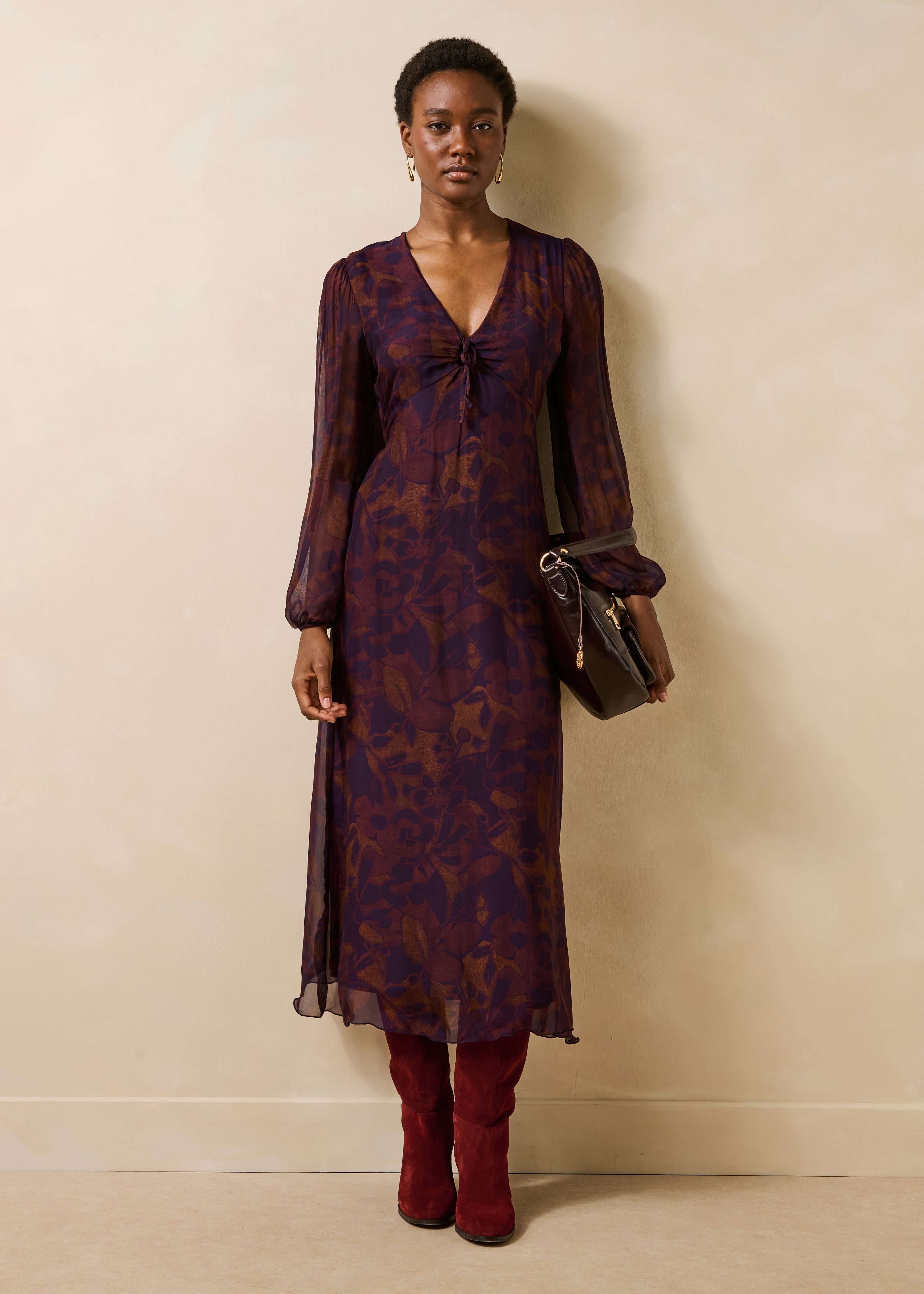 la-f-e-marabout-e-deesse-kleid-viola-lang-v-ausschnitt image 1