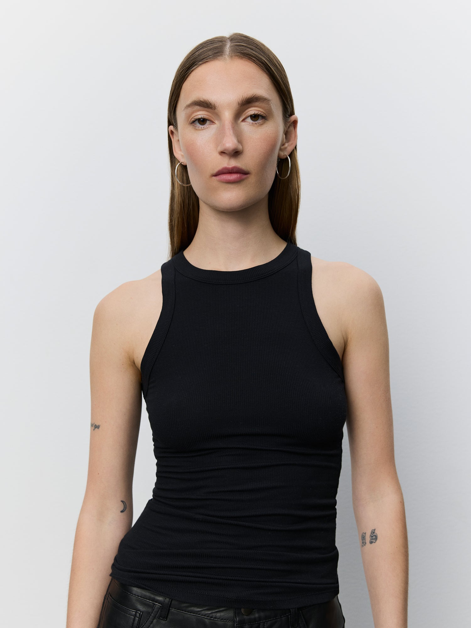sofie-schnoor-julliesw-snos215-top-schwarz-viskose-slim-fit image 5