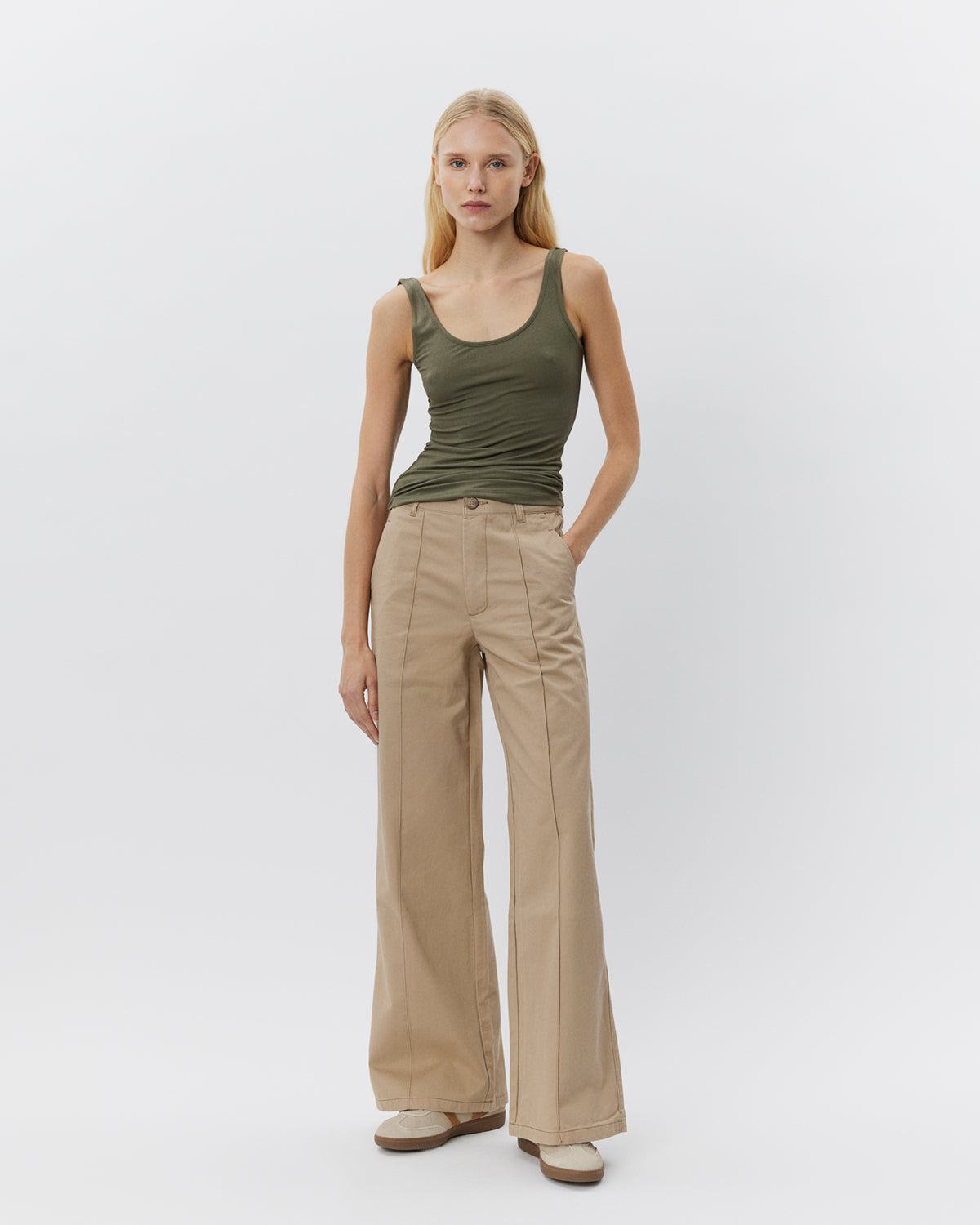 sofie-schnoor-dizasw-top-slimfit-armygr-n image 2