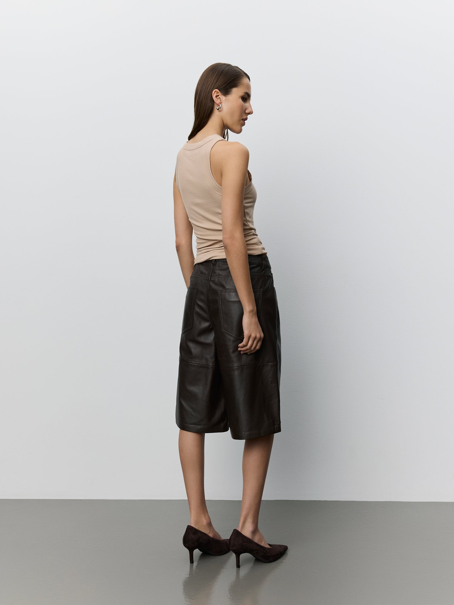 sofie-schnoor-vokesw-ledershorts-damen-dunkelbraun image 4