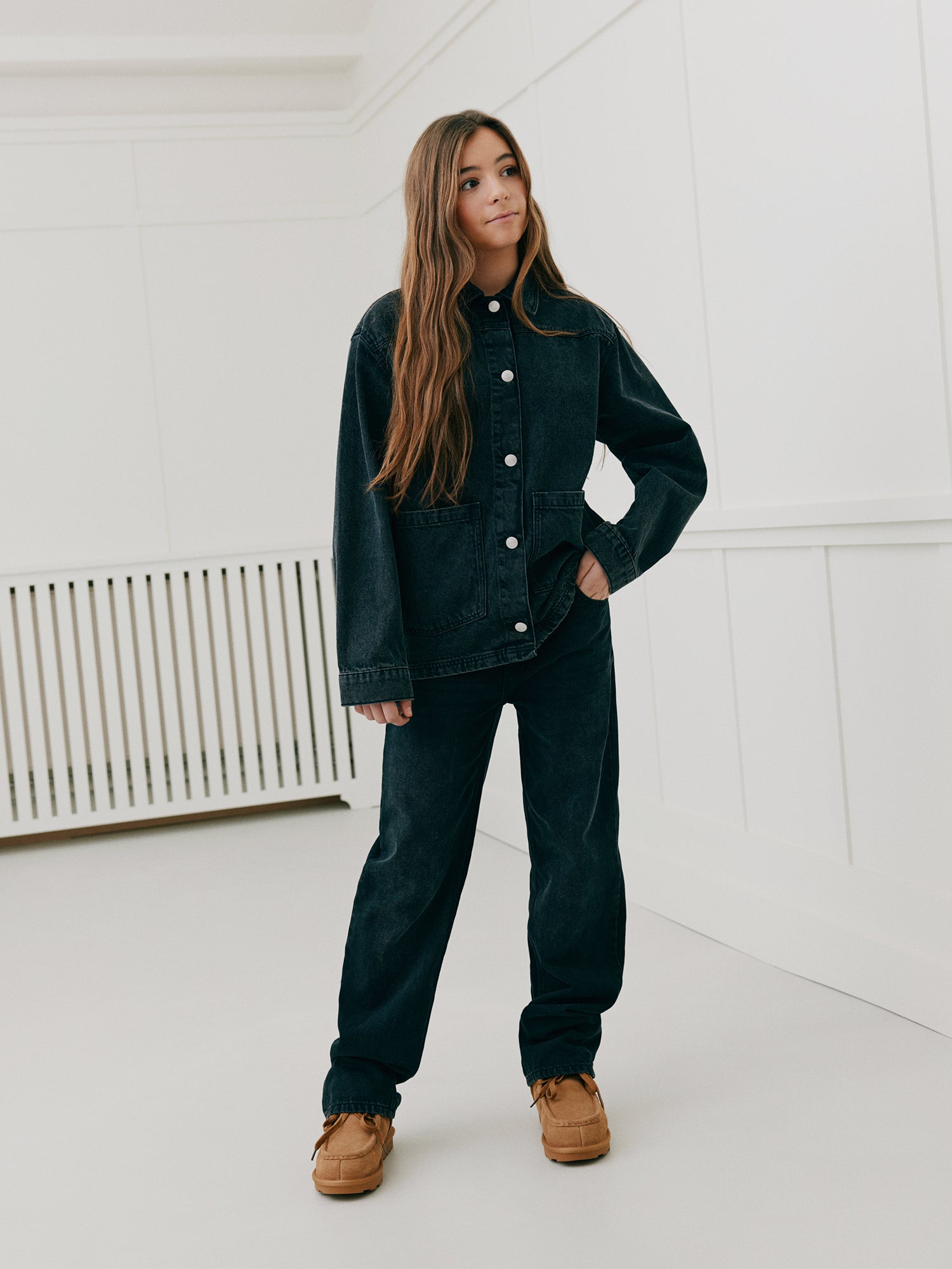 sofie-schnoor-young-nashsy-hemd-washed-black-baumwolle image 2