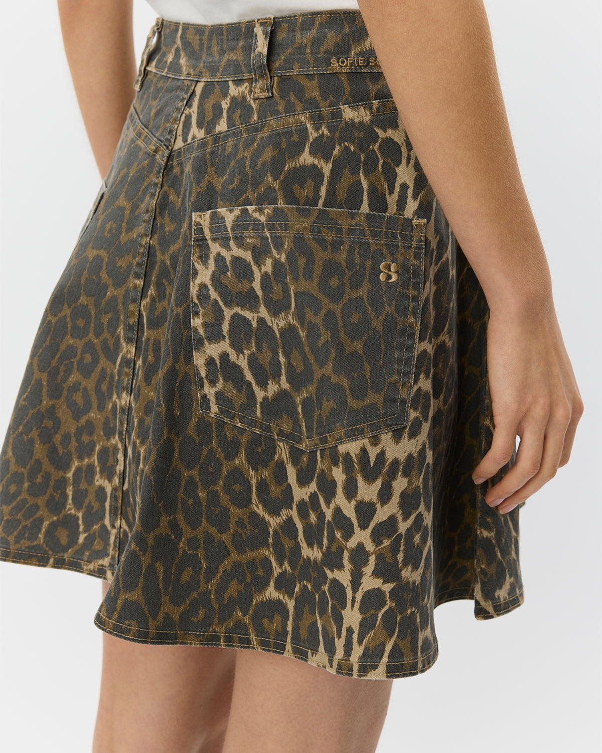 sofie-schnoor-women-indigosw-leo-rock-mini-leopard-denim image 5
