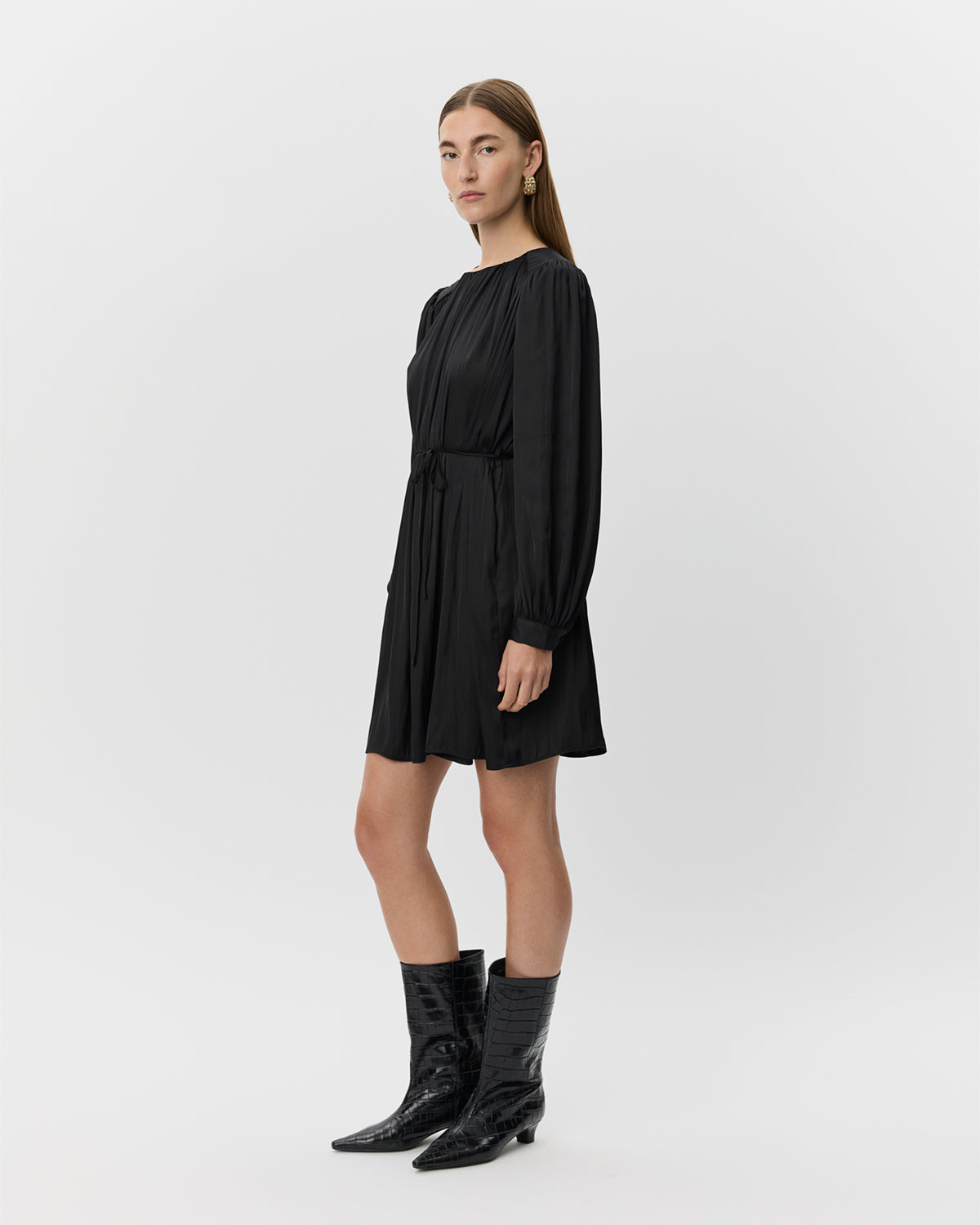 sofie-schnoor-marthesw-minikleid-schwarz-langarm image 3