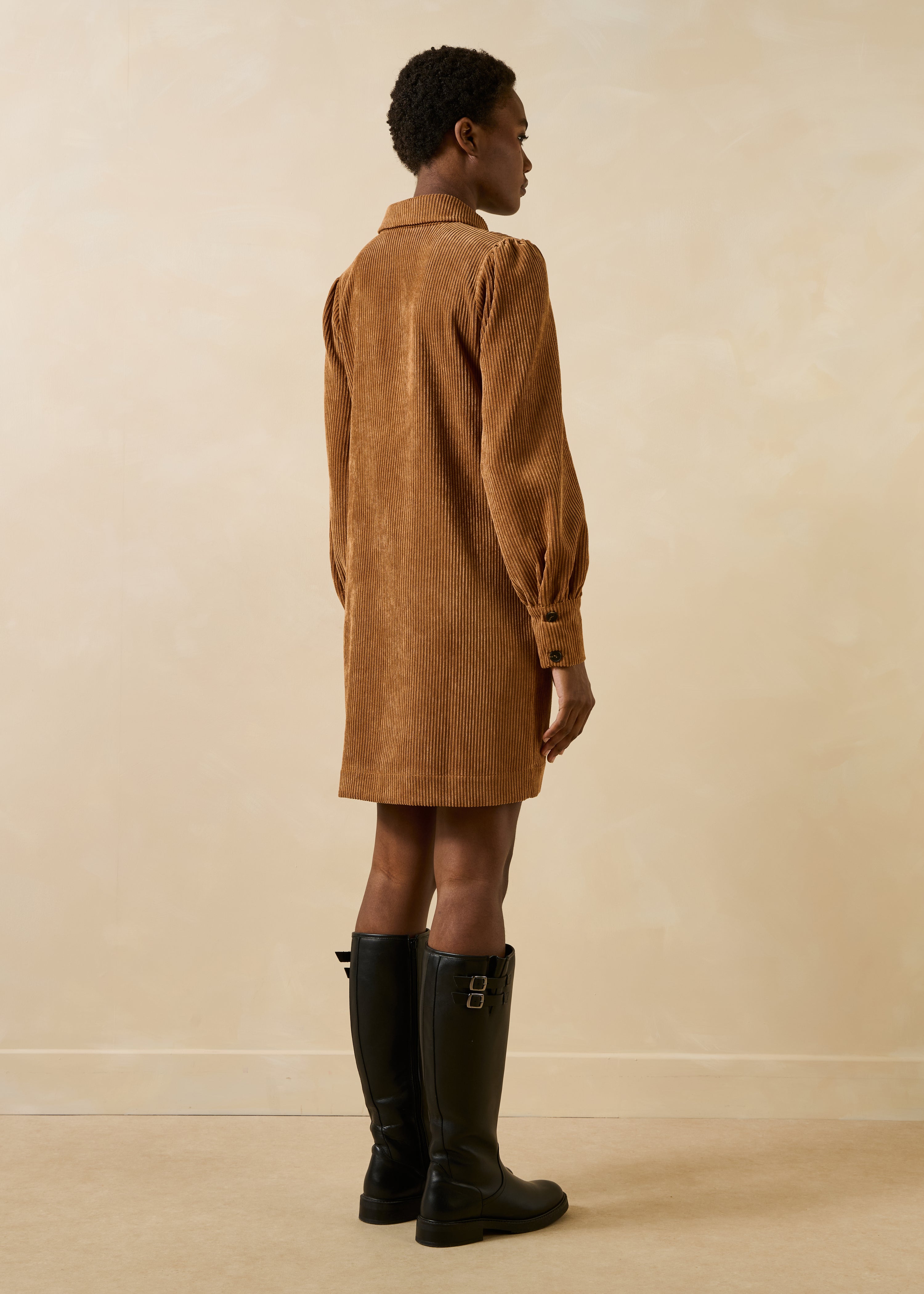 la-f-e-marabout-e-gamine-kleid-camel-cord-kurz image 3