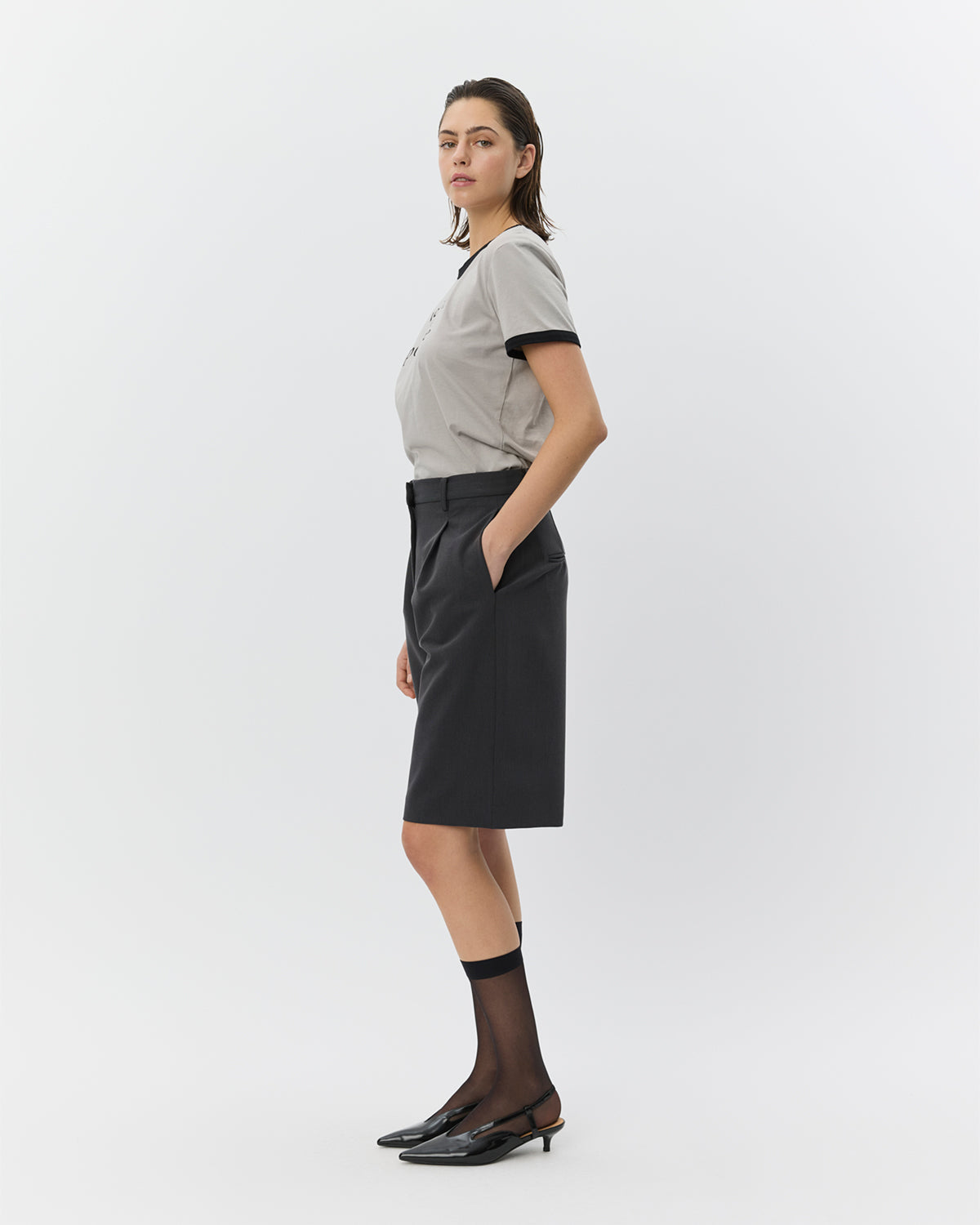 sofie-schnoor-women-elsasw-bermuda-shorts-dunkelgrau image 3