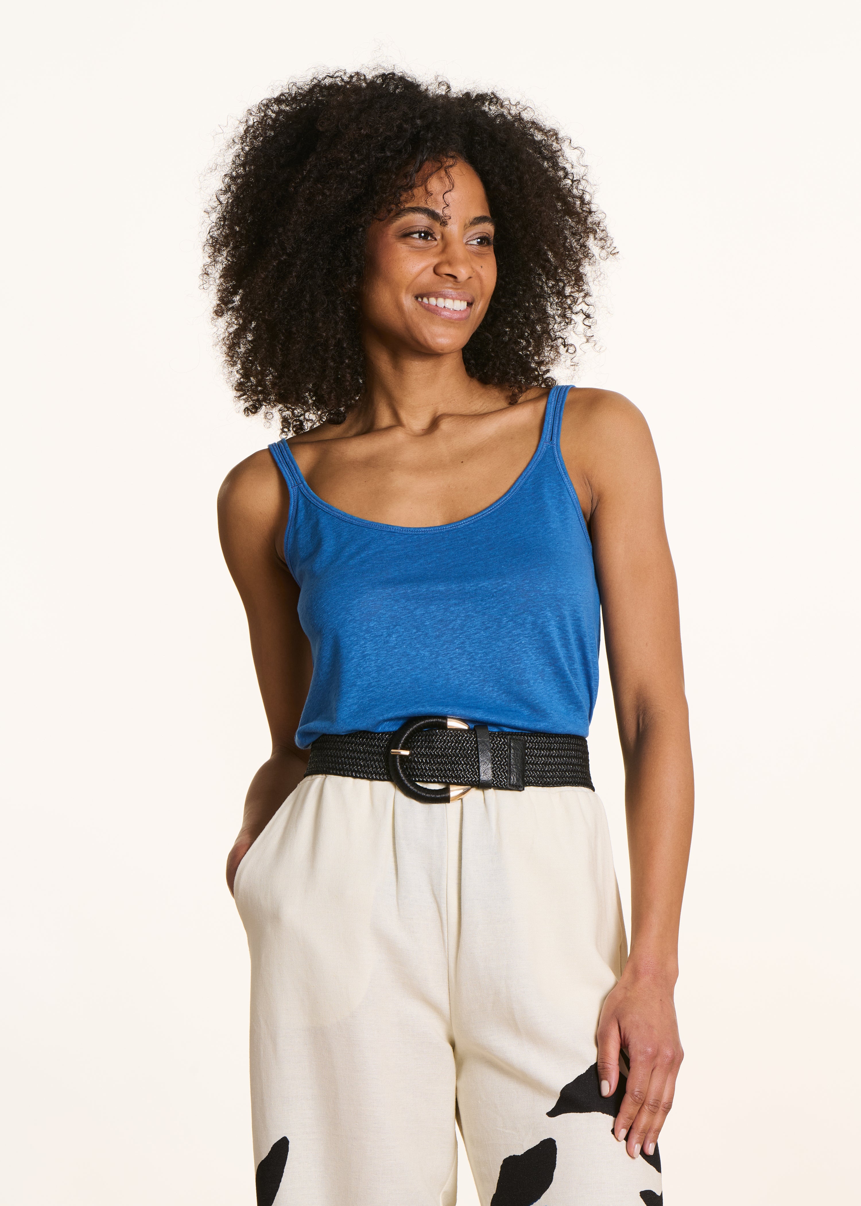 la-f-e-marabout-e-fleurus-top-denimblau-lyocell-leinen-tr-ger image 1