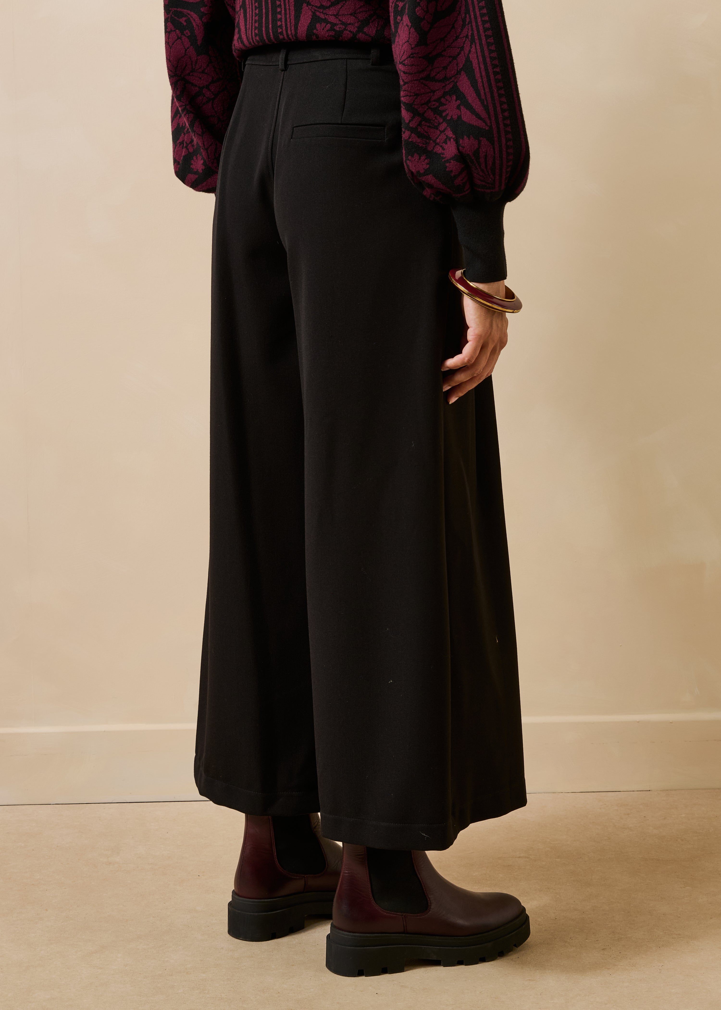 la-f-e-marabout-e-gascon-hose-schwarz-weit-cropped-34 image 3