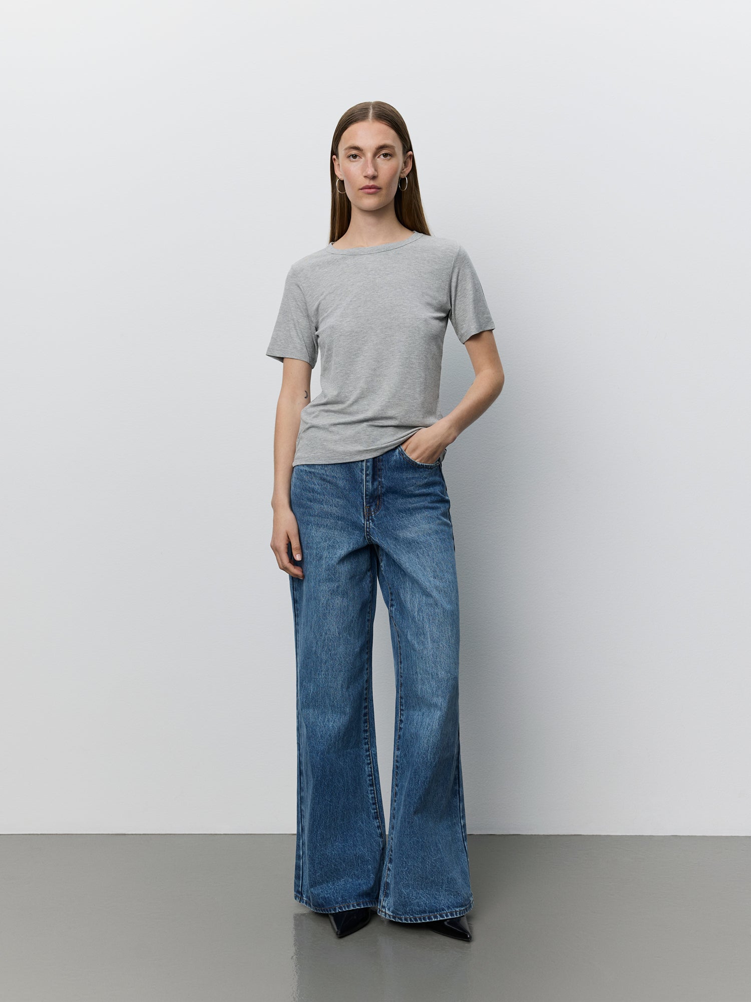 sofie-schnoor-women-natalia-t-shirt-grau-mel-kurzarm image 2