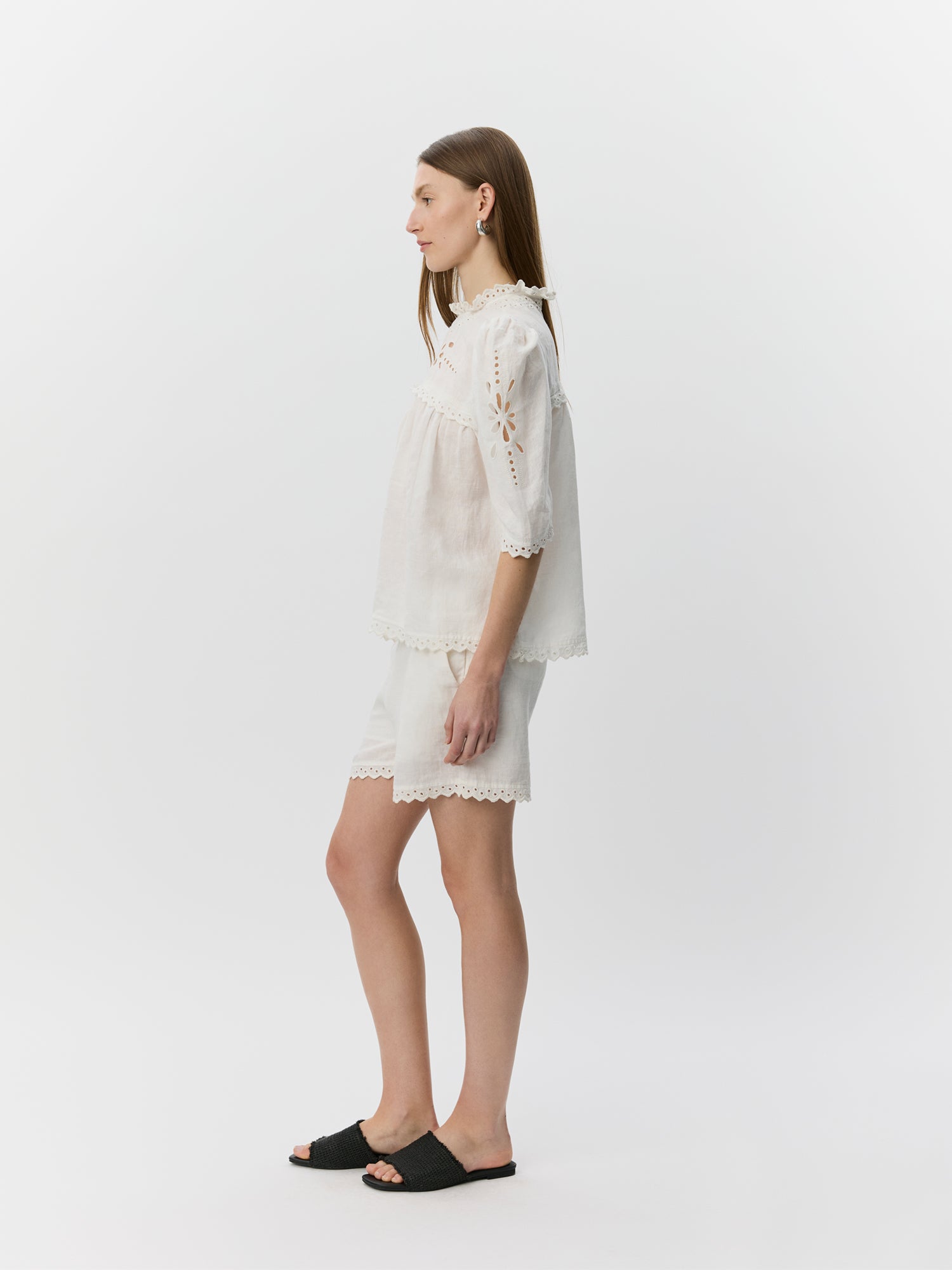 sofie-schnoor-maiasw-spitzentop-cremewei-leinen image 3