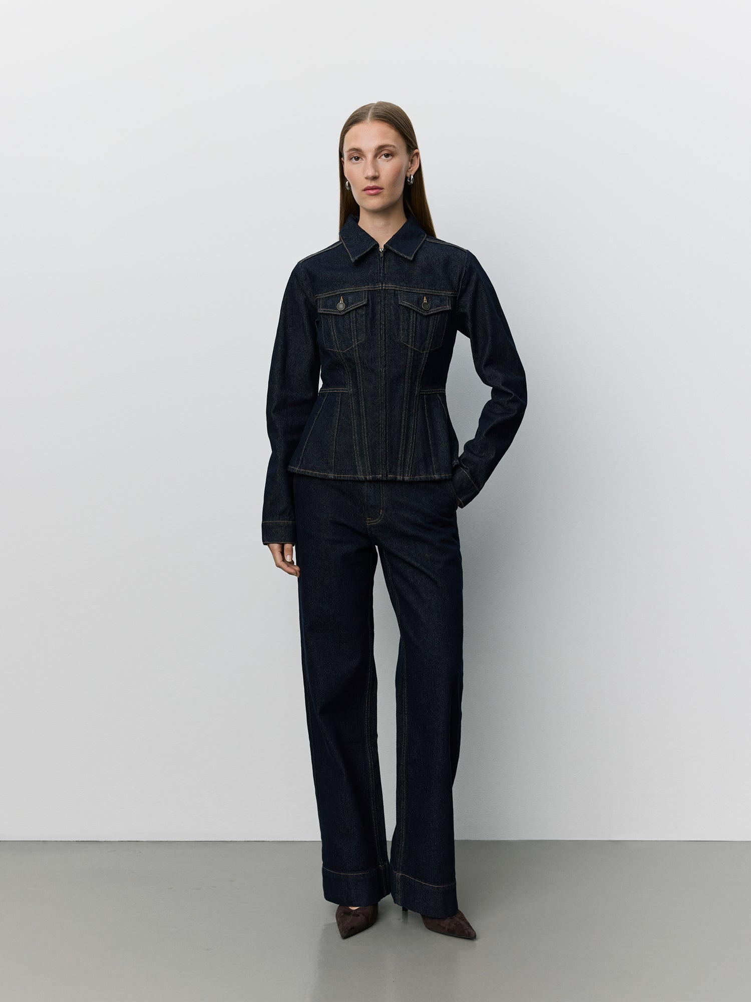 sofie-schnoor-women-savakisw-jeansjacke-dunkelblau-cropped image 2