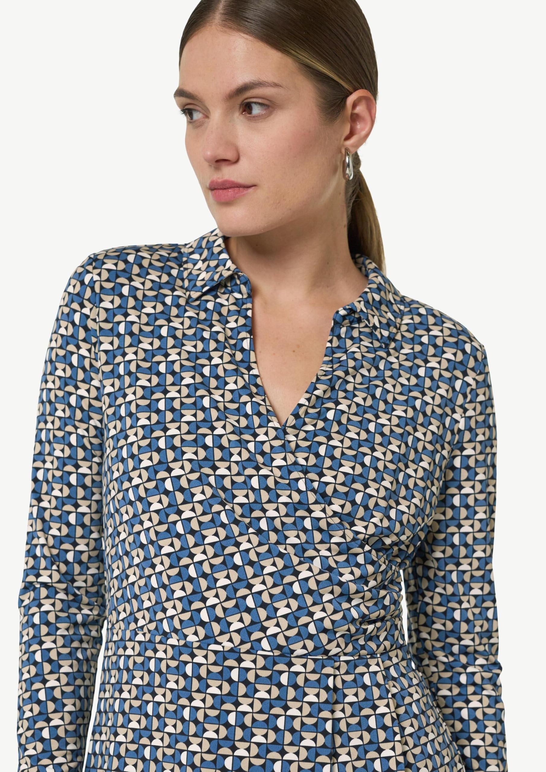 comma-midikleid-kleid-navy-gr-42-wickeloptik-gemustert image 3